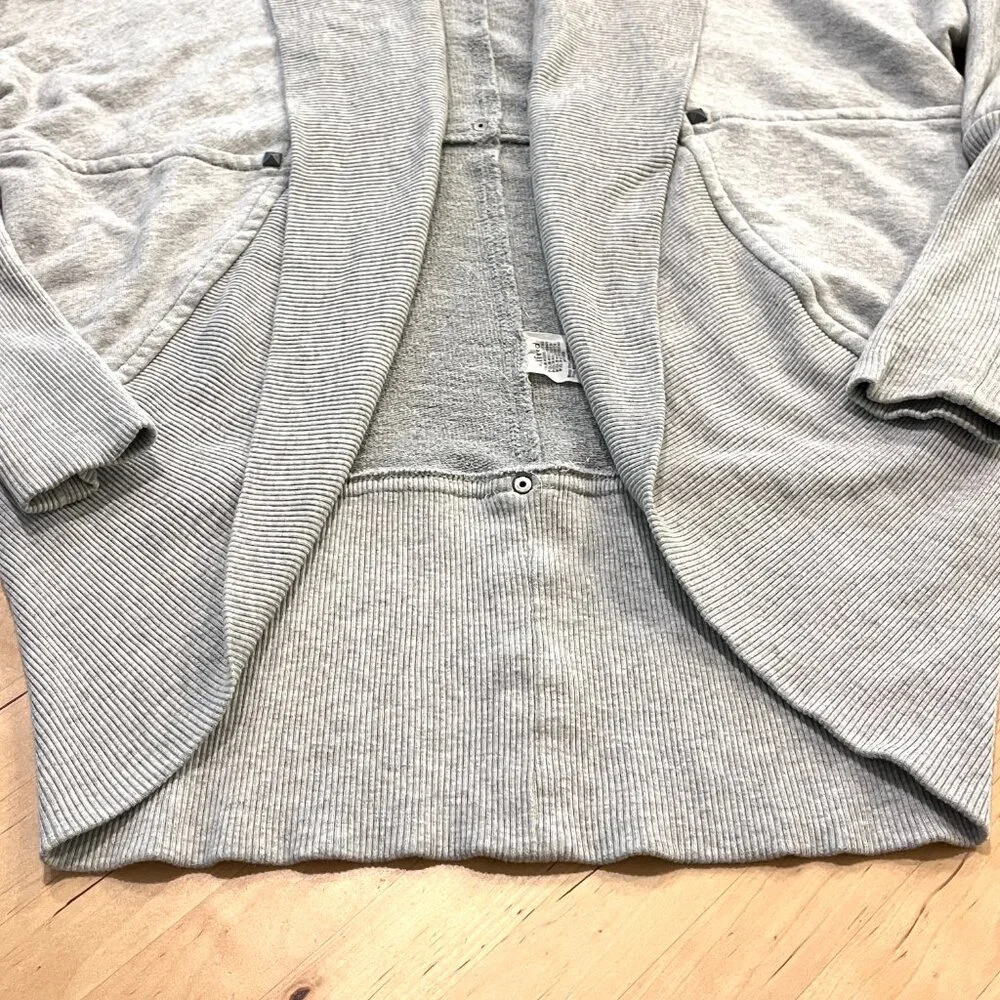 Wilfred Aritzia Diderot Cocoon Shawl Cardigan Sweater XXS XS Grey Silver Studs - Picture 7 of 10